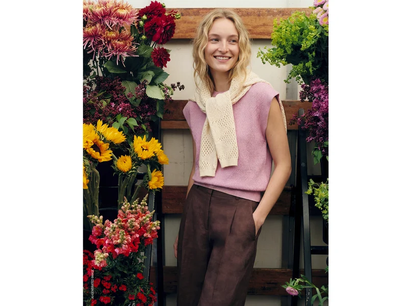 Maglia smanicata in misto lino