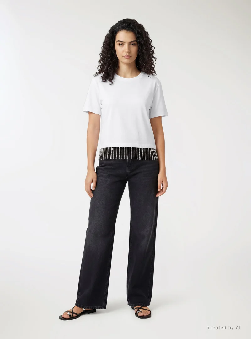 T-shirt crop ampia con frange strass
