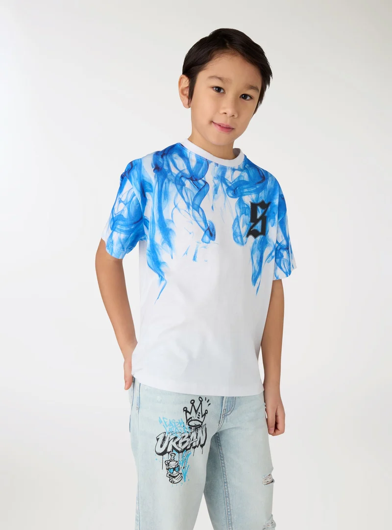 T-shirt con stampa effetto fumo