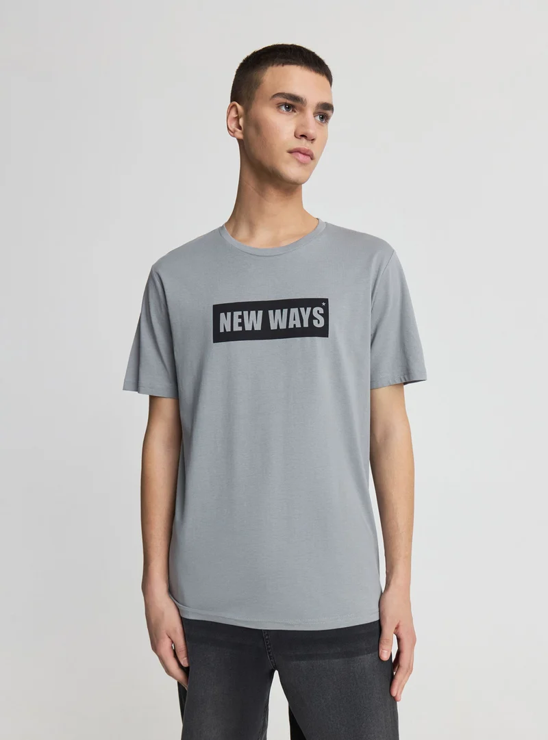 T-shirt con scritta