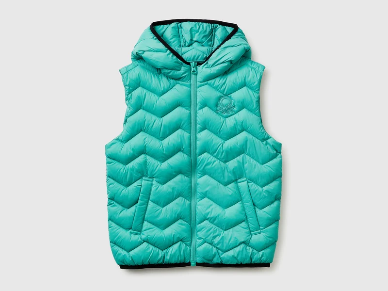 Gilet imbottito con cappuccio