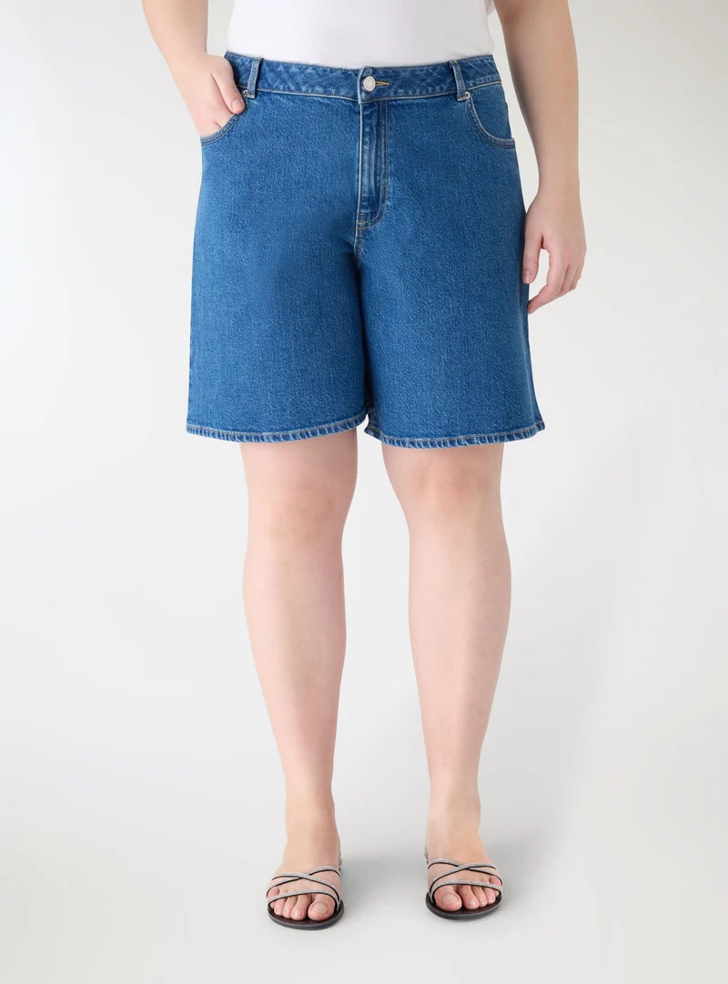 Bermuda in denim a cinque tasche