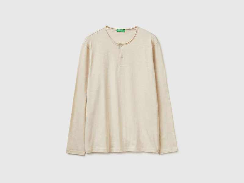Maglietta con scollo serafino