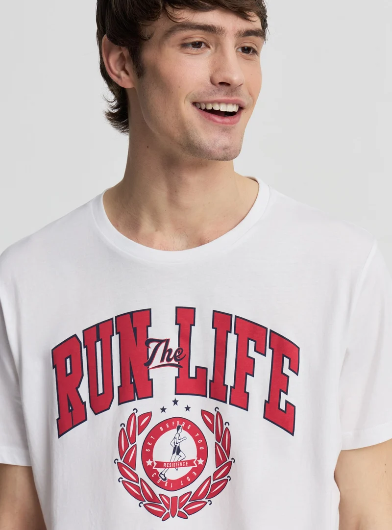 T-shirt con stampa college