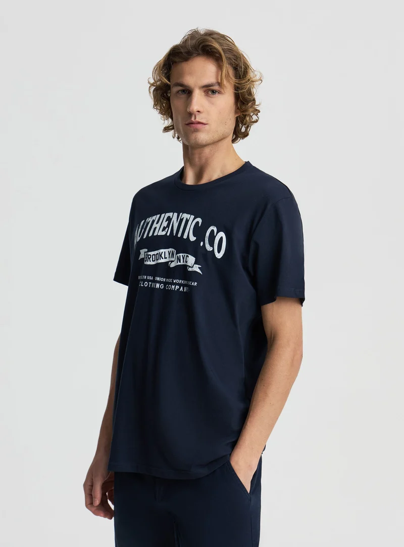 T-shirt con scritta