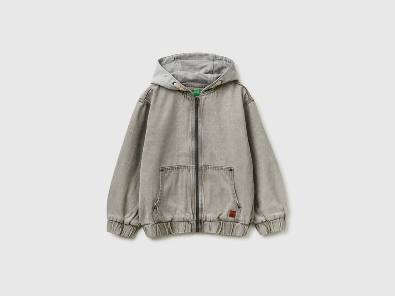 Bomber in denim con cappuccio in felpa