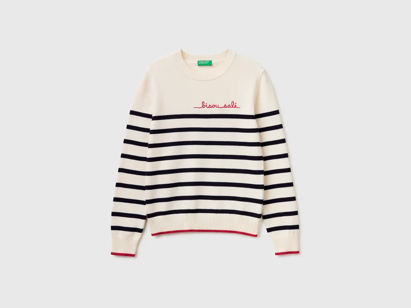 Maglia a righe con scritta ricamata