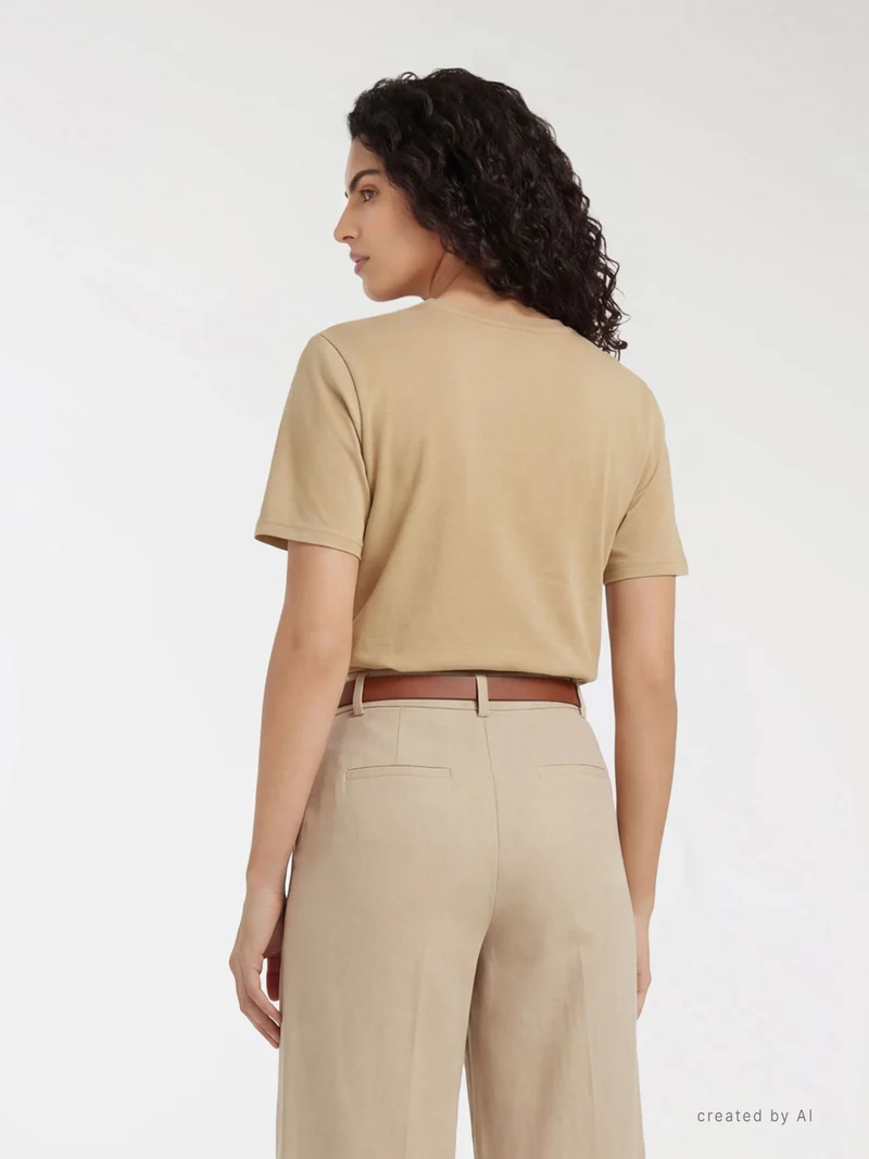 T-shirt con taschino macramè