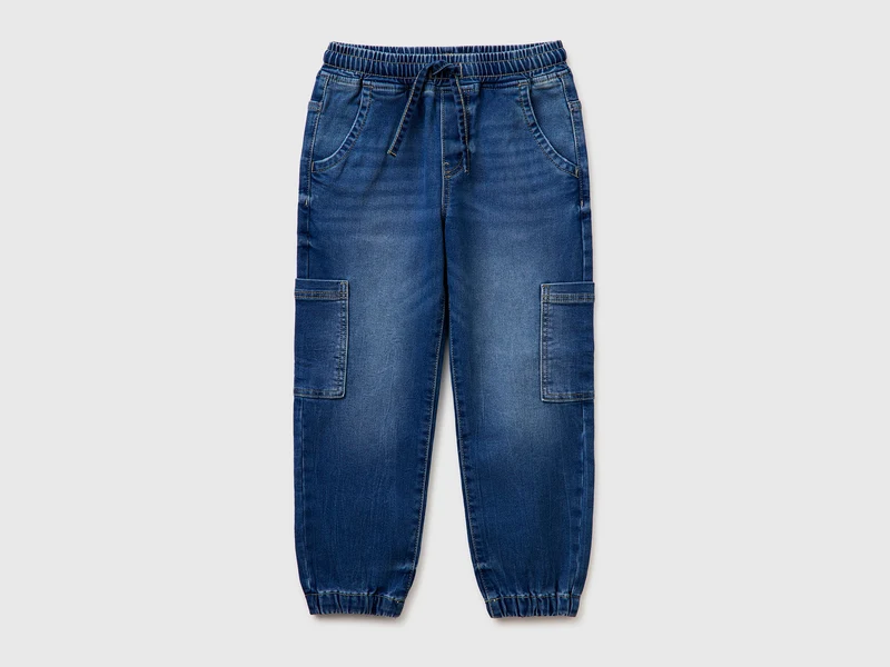 Joggers di jeans con maxi tasche