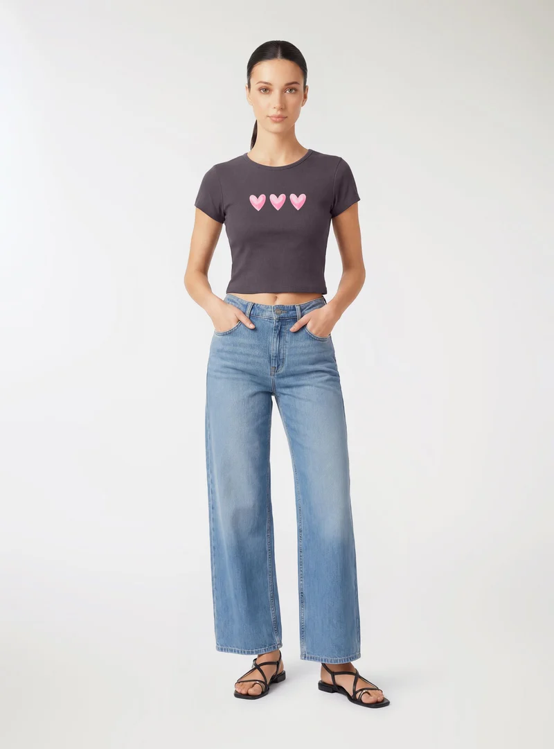 T-shirt crop con stampa frontale