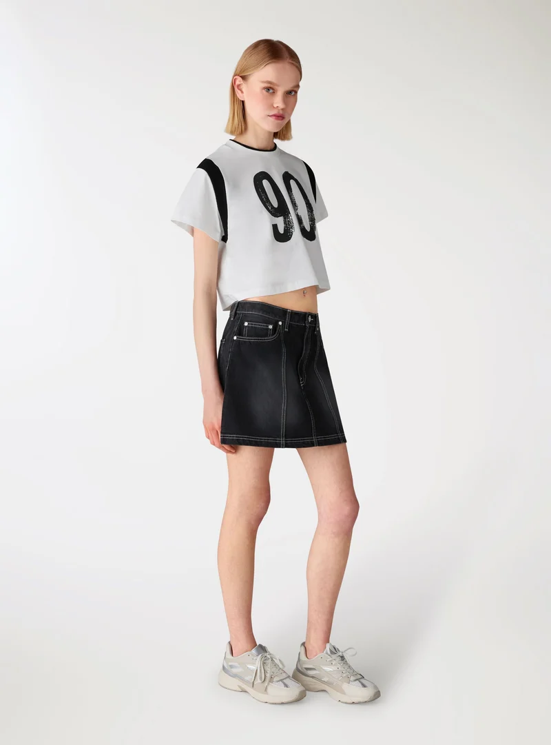T-shirt crop con stampa numero TRNPOPLAB
