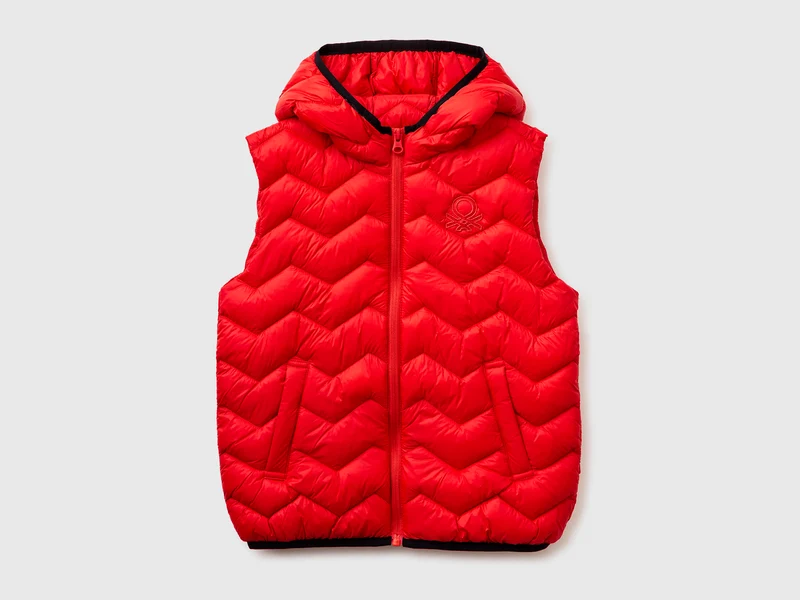 Gilet imbottito con cappuccio