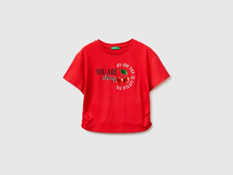 T-shirt arricciata sui fianchi