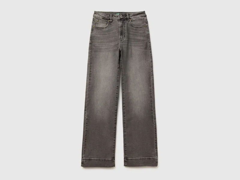 Jeans flare in cotone riciclato