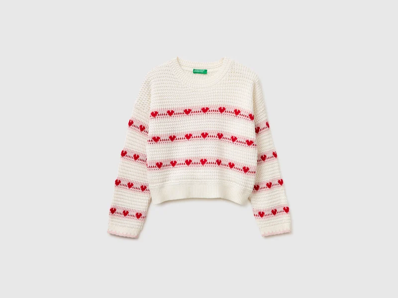 Maglia con righe e cuori
