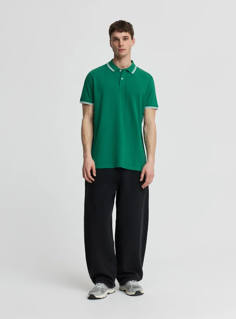 T-shirt polo con profili a contrasto