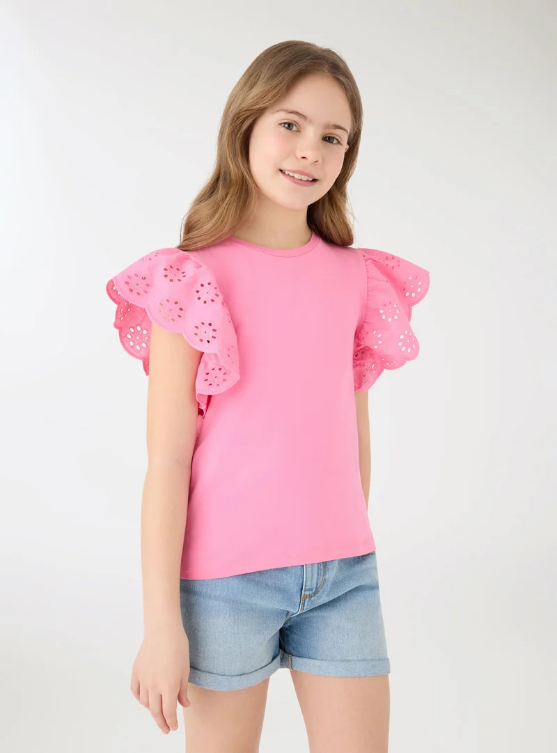 T-shirt con maniche a volant sangallo