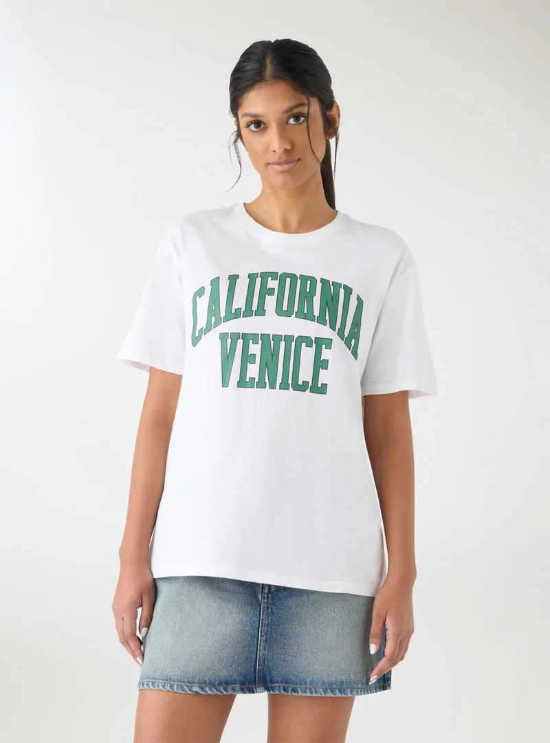T-shirt ampia con stampa college