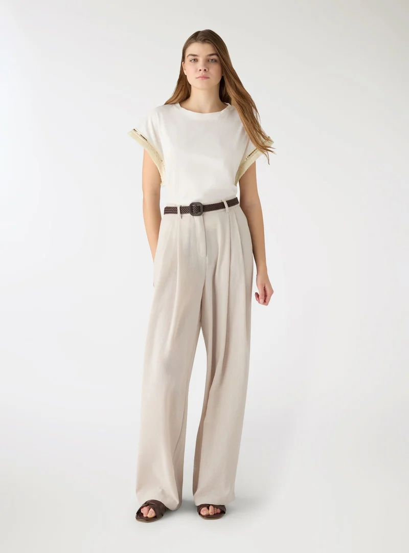 T-shirt con maniche a kimono e dettagli ricamati