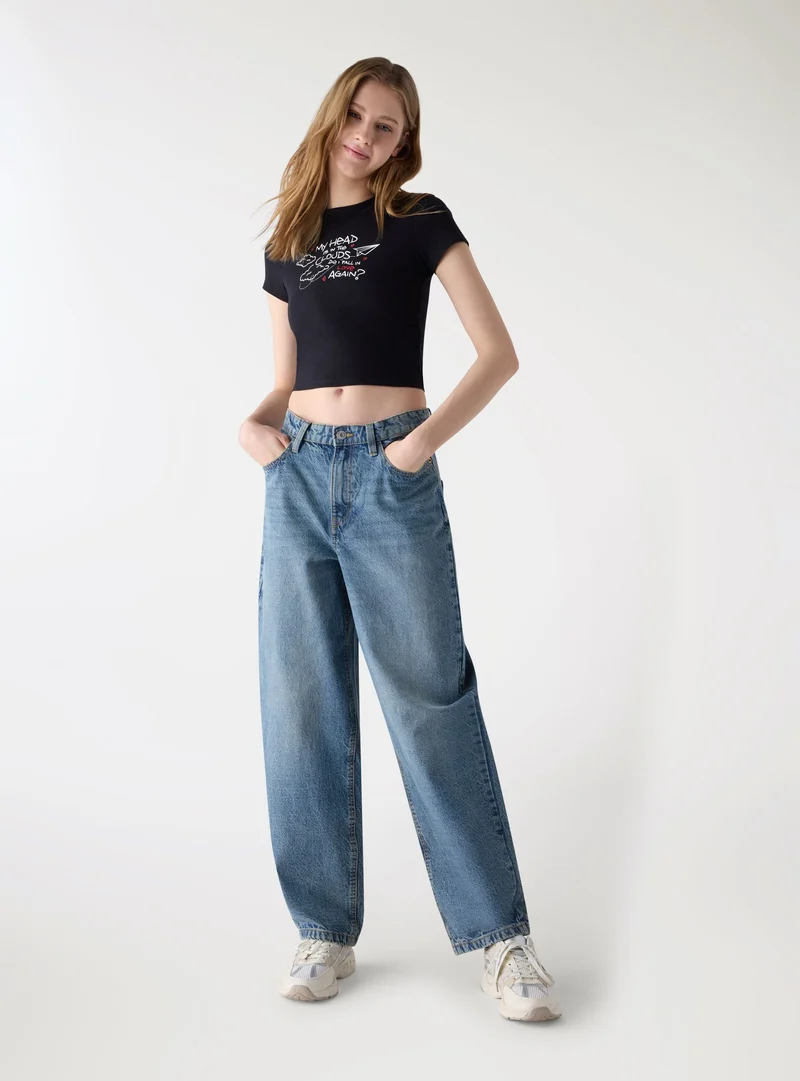 T-shirt crop con stampa