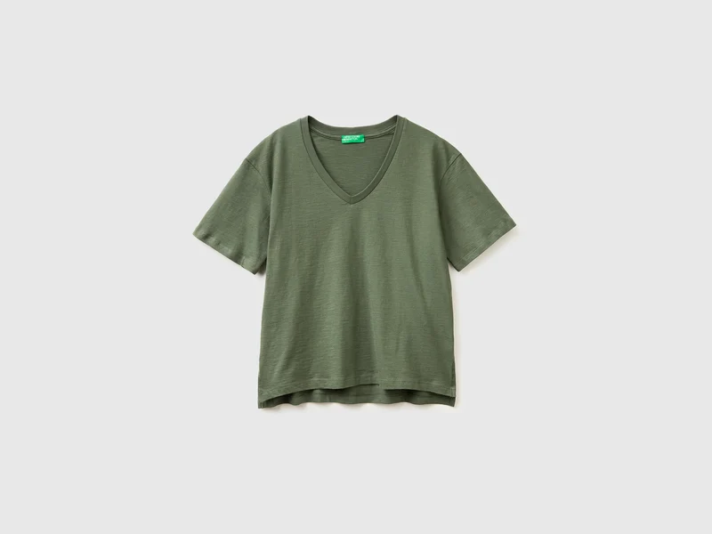 T-shirt scollo a V in cotone leggero