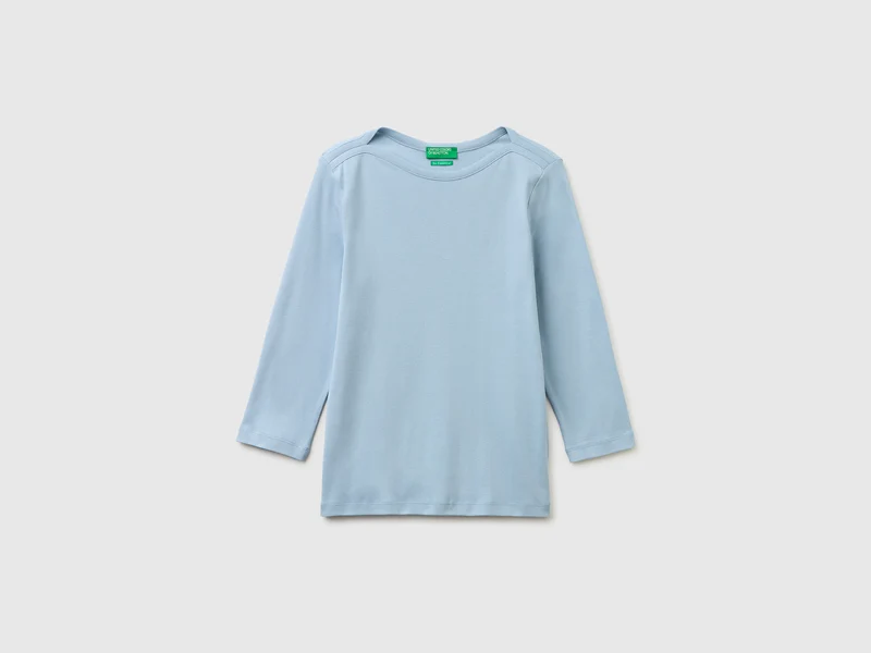 T-shirt slim fit con scollo a barchetta