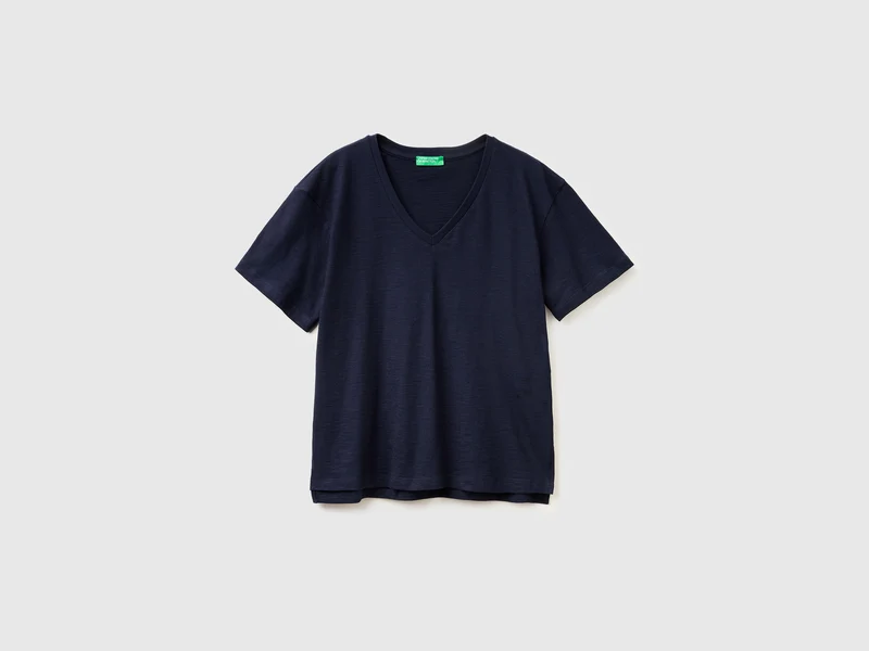 T-shirt scollo a V in cotone leggero
