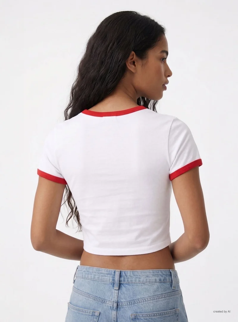 T-shirt crop con stampa Stranger Things®