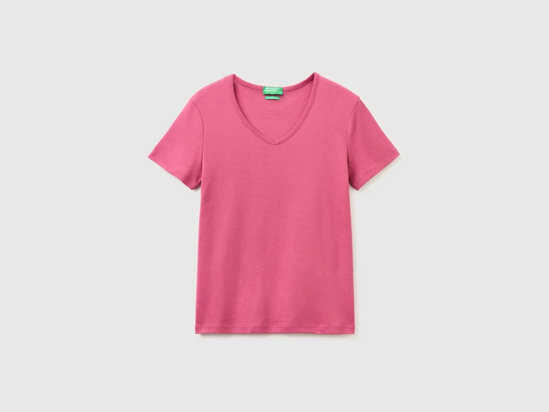 T-shirt slim fit con scollo a V