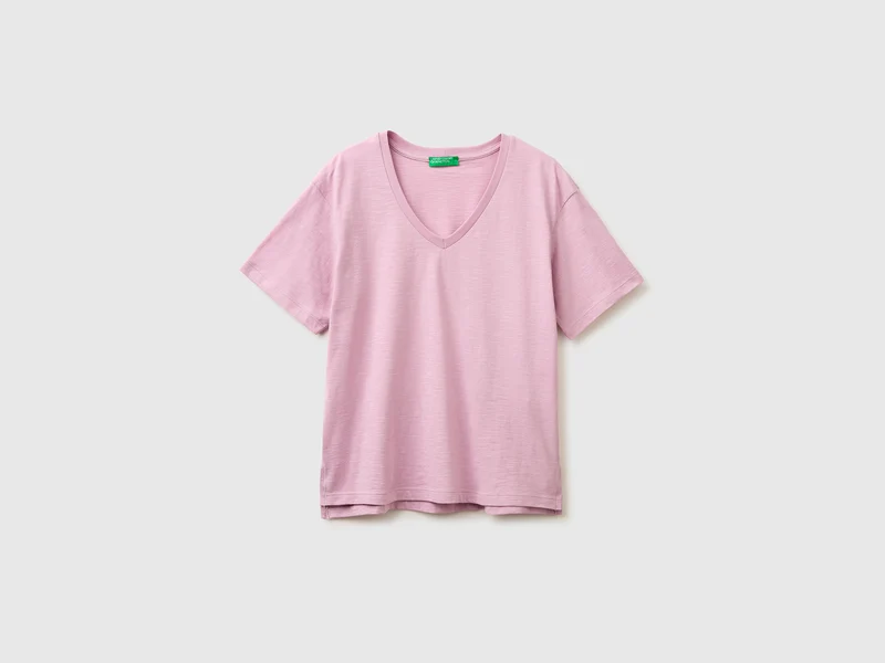 T-shirt scollo a V in cotone leggero