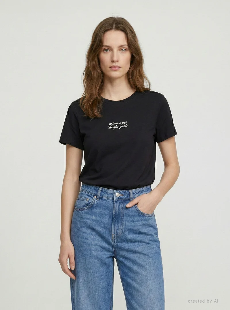T-shirt con ricamo