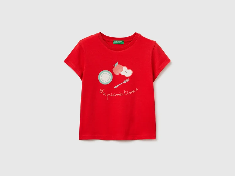 T-shirt con stampa e glitter