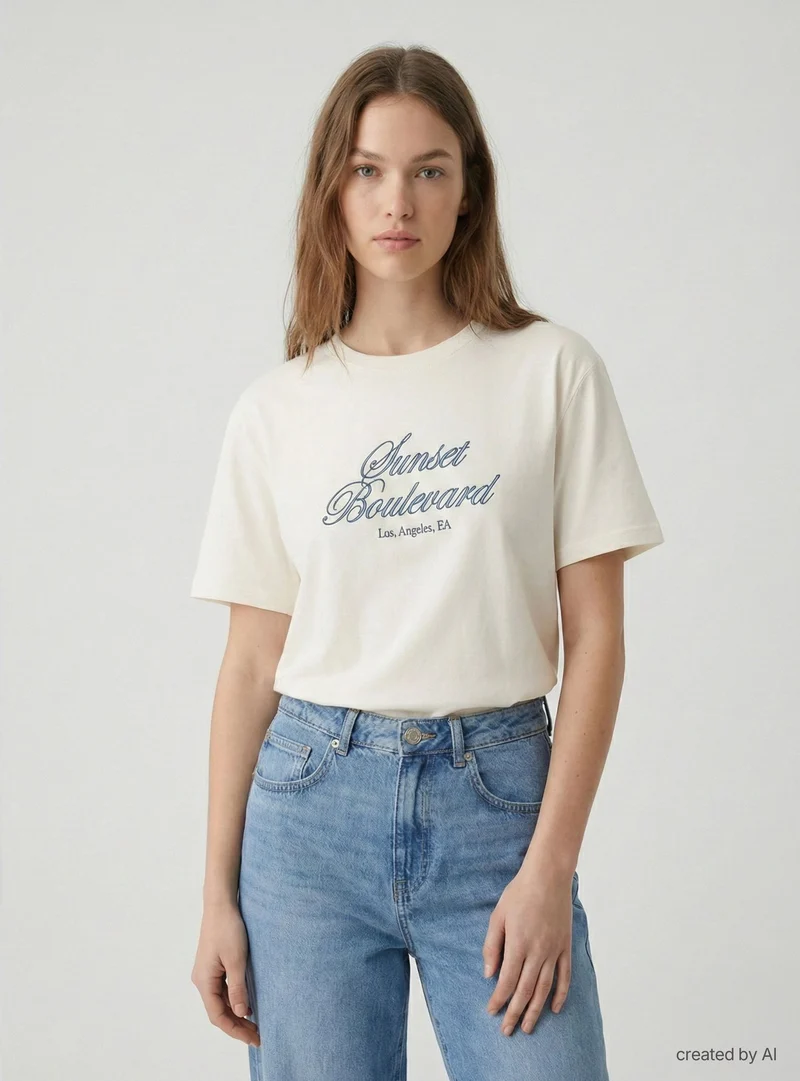T-shirt ampia stampa college ricamata