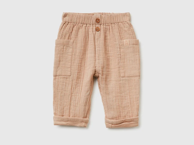 Pantaloni con tasche laterali