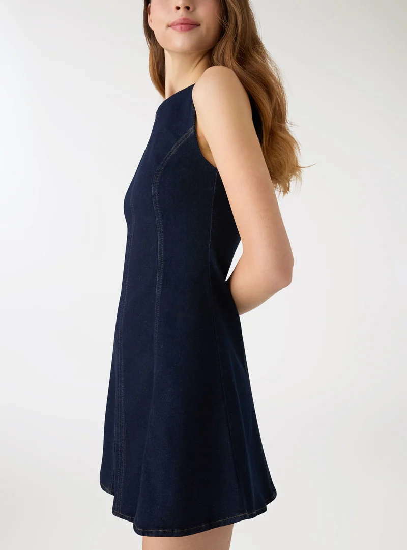Vestito smanicato in denim