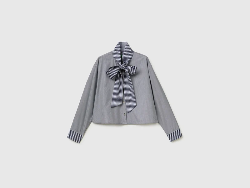 Camicia crop a righe con fiocco