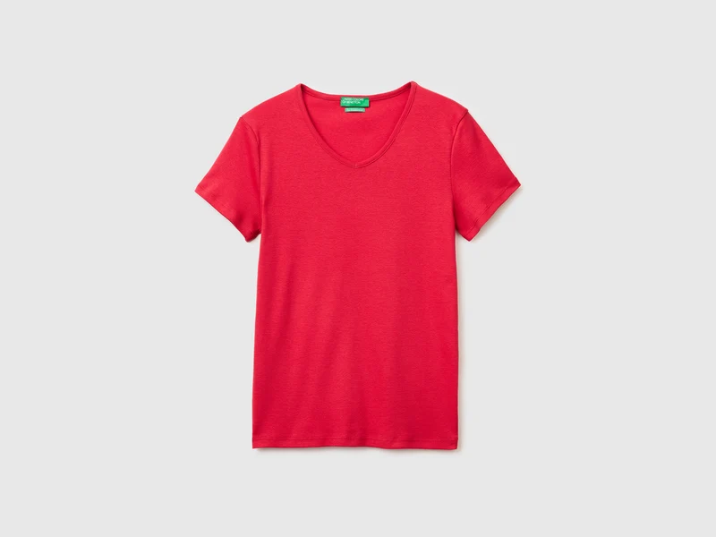T-shirt slim fit con scollo a V