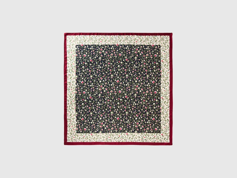 Foulard con stampa fantasia