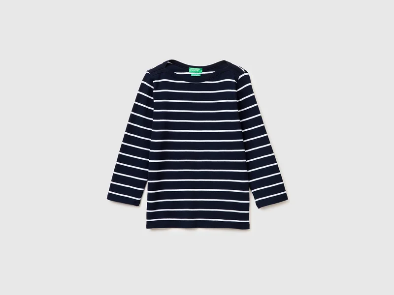 T-shirt a righe con scollo a barchetta