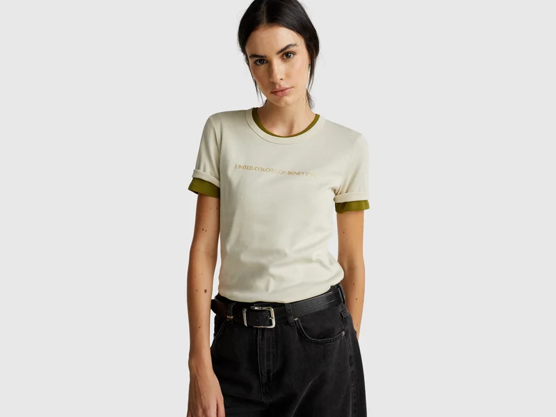 T-shirt manica corta con logo glitter