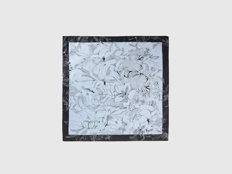 Foulard con stampa fantasia