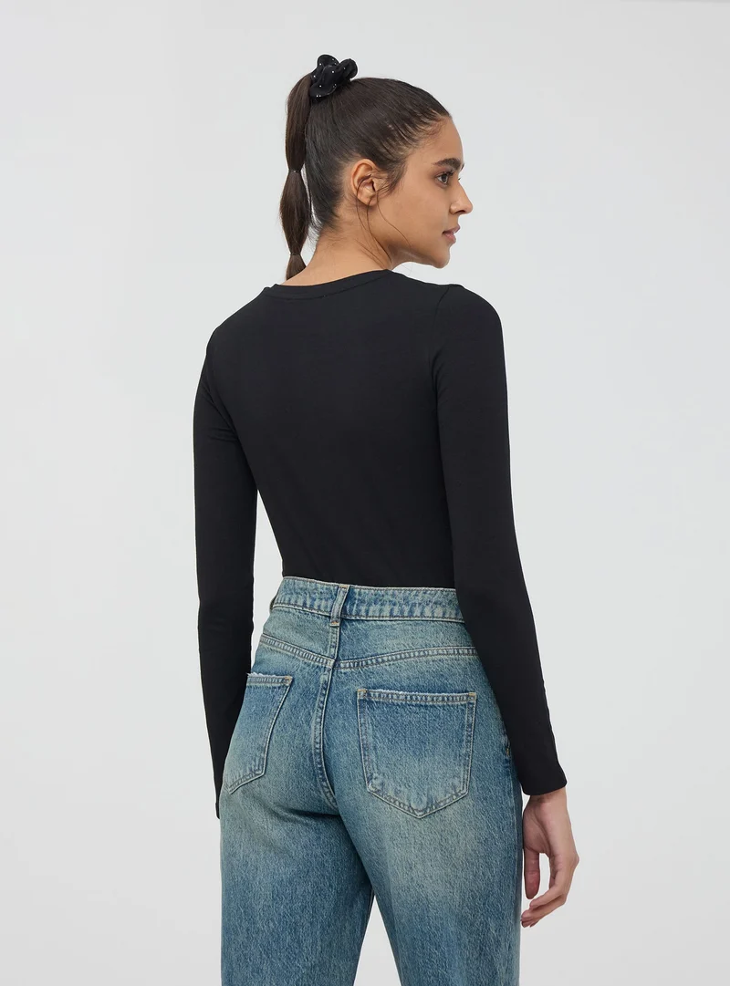 T-shirt basic maniche lunghe
