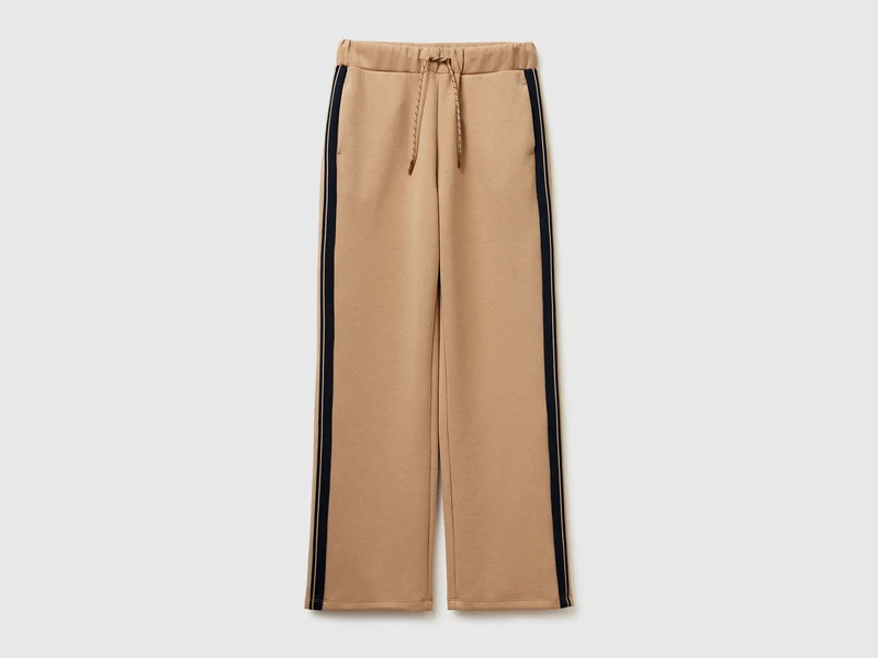 Pantaloni con bande laterali rigate