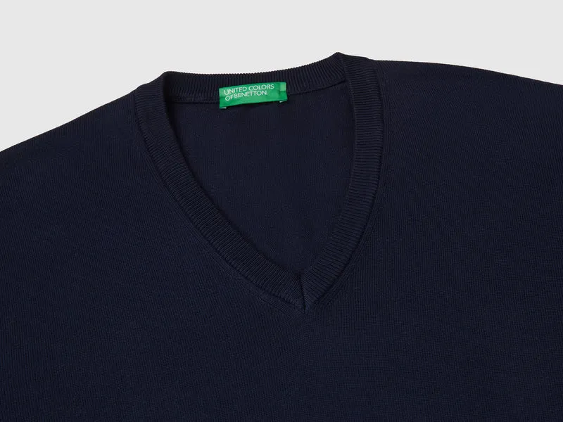 Maglia in puro cotone con scollo a V