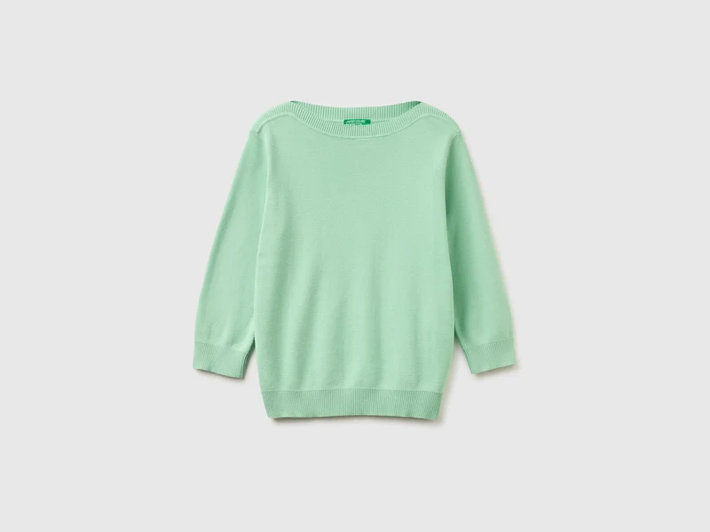 Maglia verde salvia con scollo a barchetta