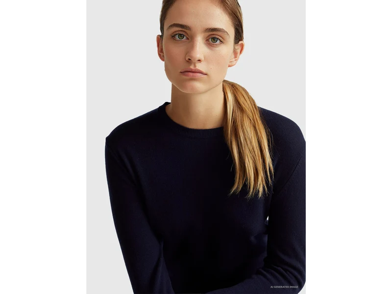 Maglia girocollo blu scuro in pura lana Merino