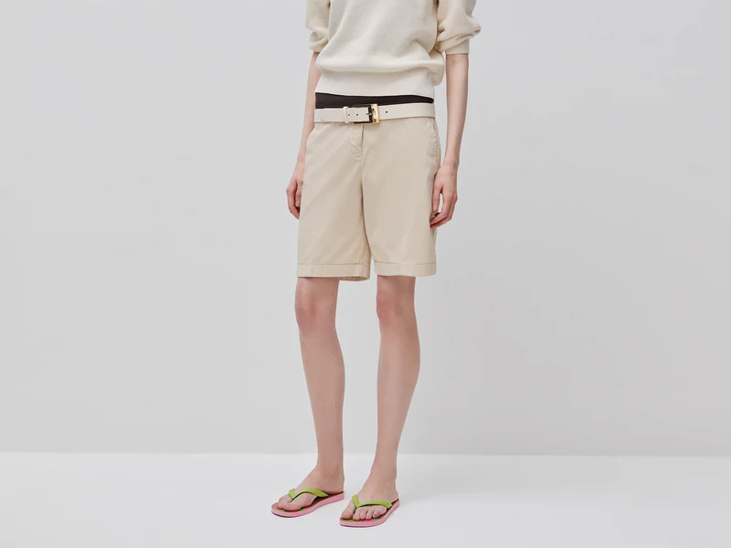 Bermuda con risvolto in cotone stretch