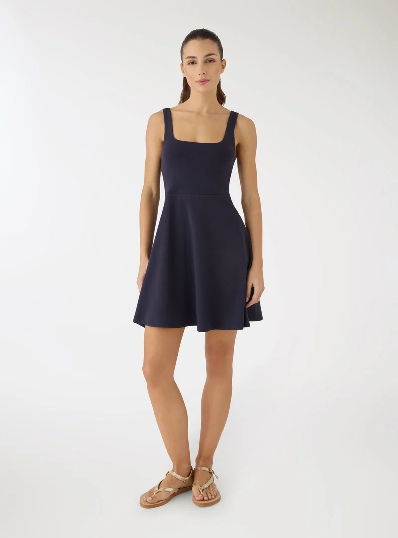 Vestito skater con scollo quadrato