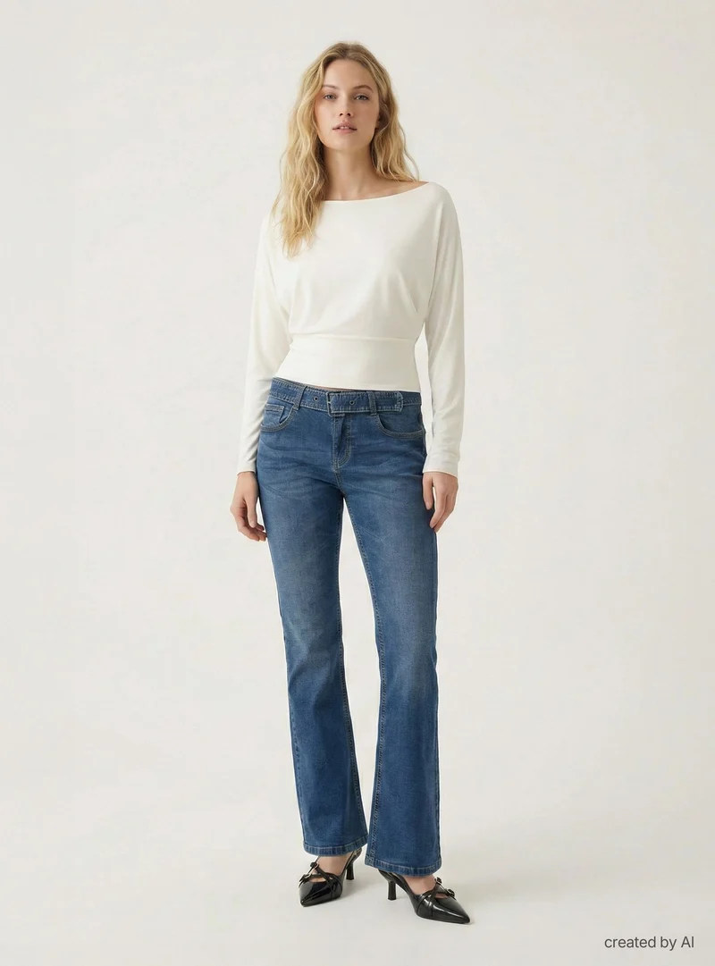 T-shirt con spalle scoperte e vita con elastico
