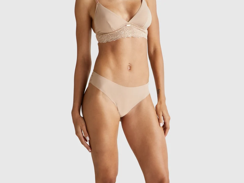 Brasiliana stretch con pizzo